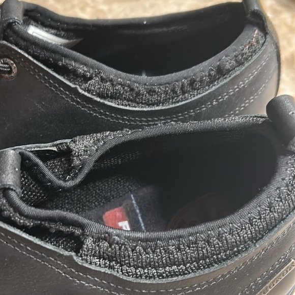PEGADA black leather slip on oxford shoes. Elastic laces and material to slip on - Picture 11 of 13